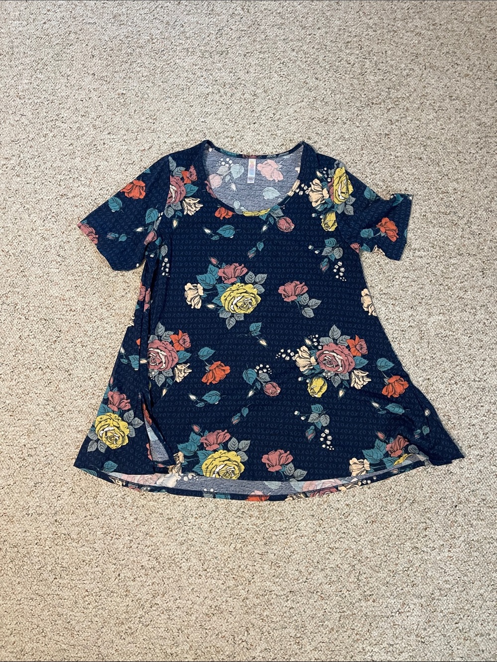LuLaRoe Women's Tees Bundle - Purple, Olive Green, Royal Blue, Navy Floral, Rust - Picture 10 of 12